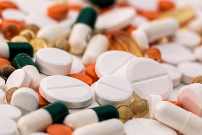 Médicaments pour le traitement de la cystite  antibiotiques, probiotiques, antispasmodiques, plantes médicinales